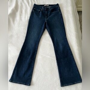 Levi’s 725 High Rise Bootcut Women Jeans
